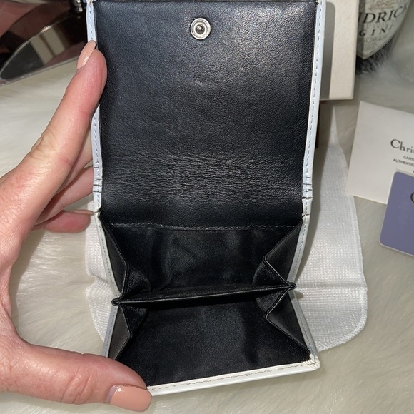 Authentic CHRISTIAN DIOR #2 NAVY BLUE & CREAM BIFOLD SNAP WALLET WITH BOX - Picture 9 of 12